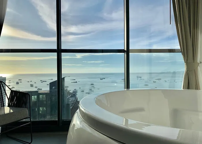 Edge Central Pty Luxury Front Seaview 2Bedroom